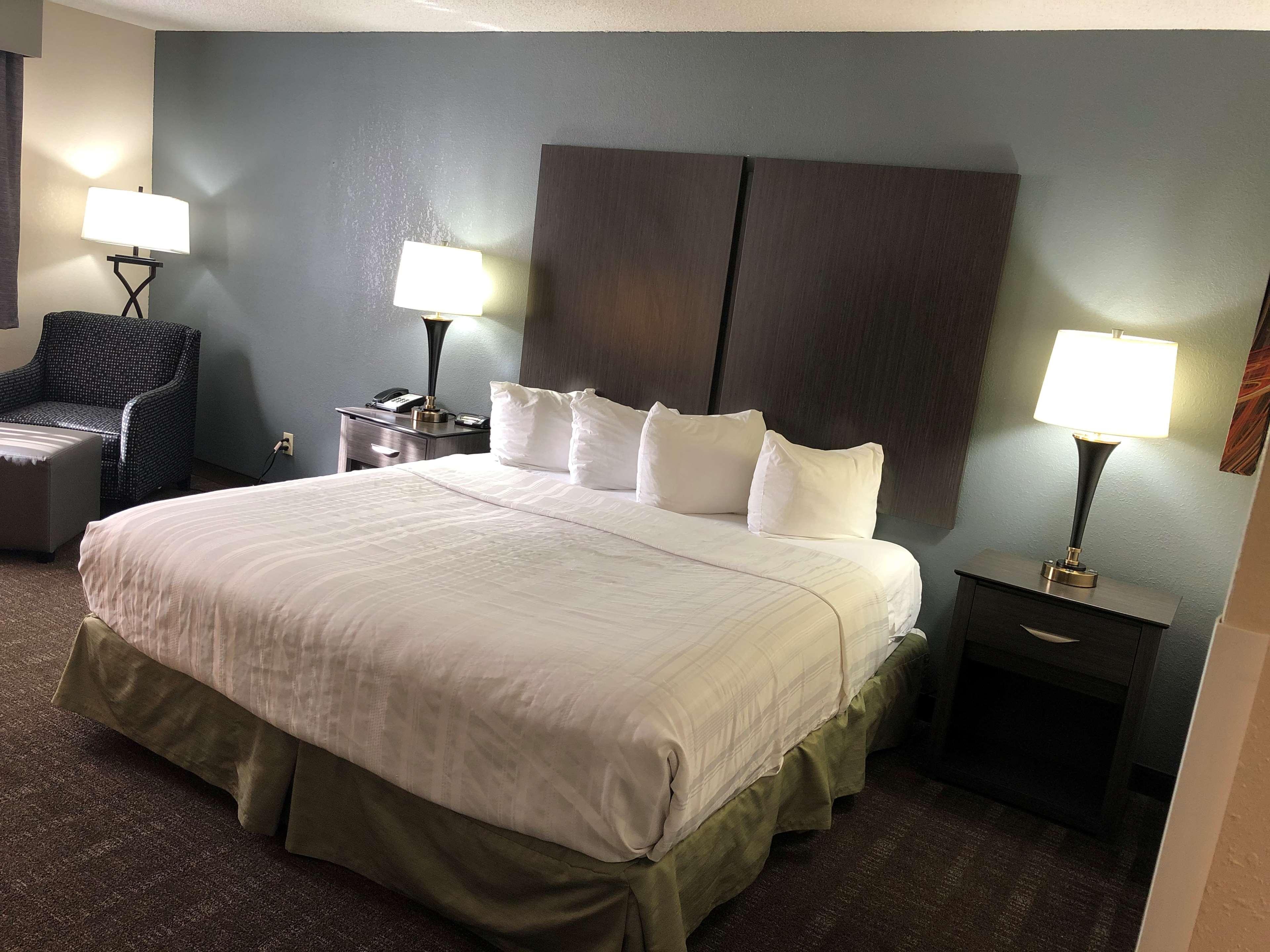 Baymont By Wyndham Chester Il Экстерьер фото