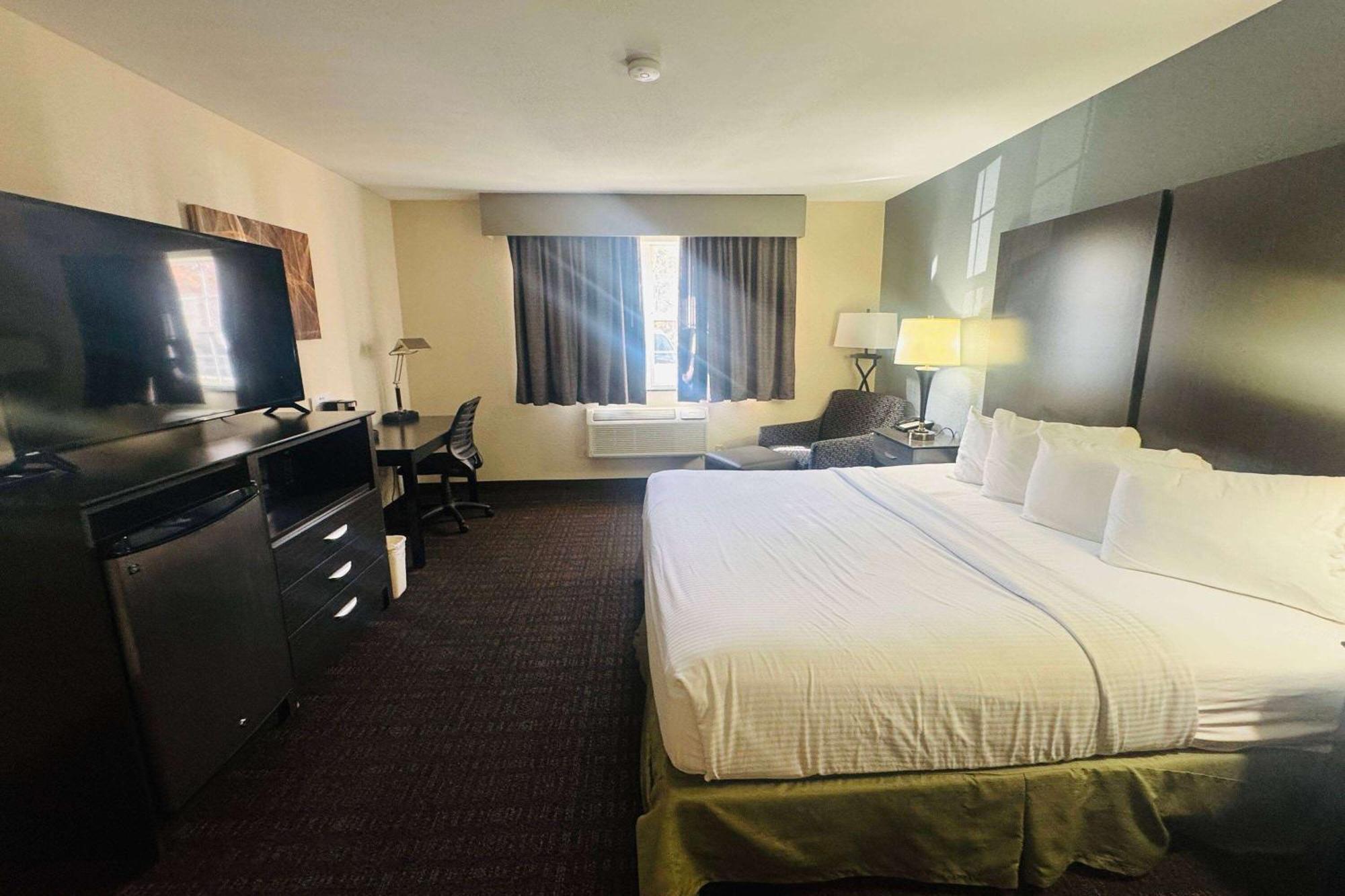 Baymont By Wyndham Chester Il Экстерьер фото