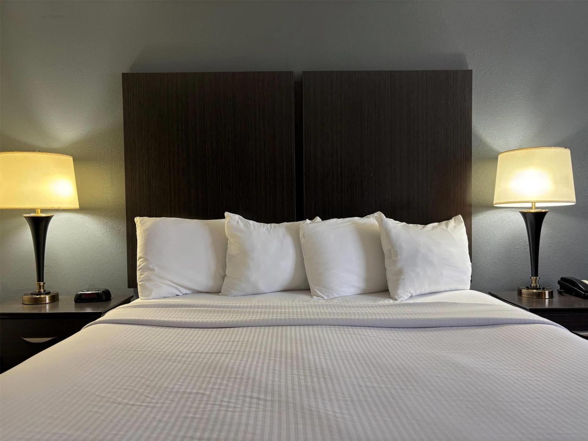 Baymont By Wyndham Chester Il Экстерьер фото